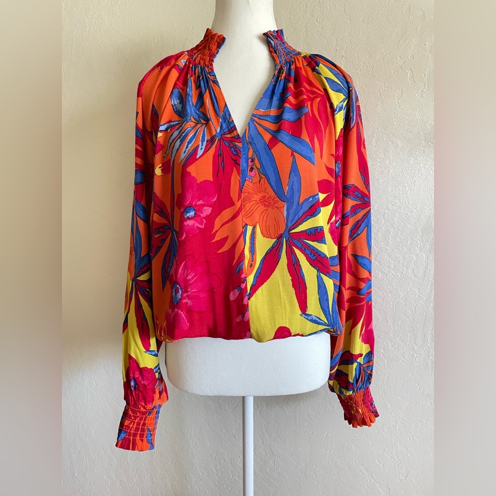 Exotic pattern colorful top